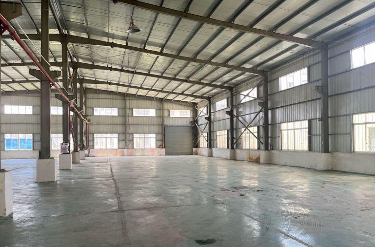 凤岗新出原房东单一层滴水八米。带牛角位，周边没有居空地非常大