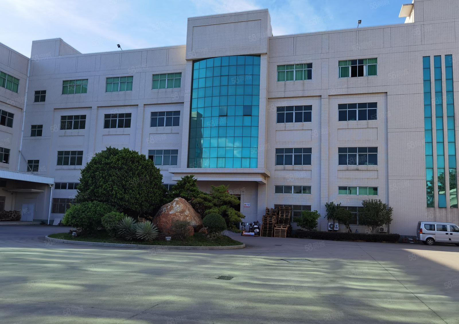 凤岗雁田月底空出独门独院花园式8000平方出租（可以分租）