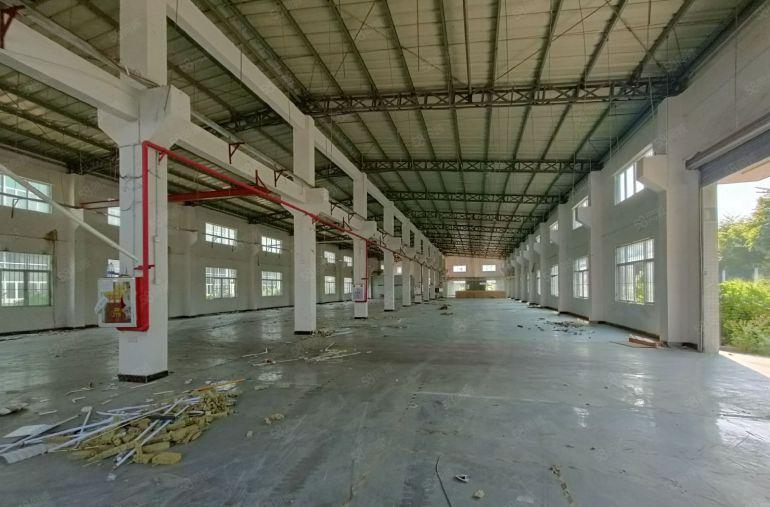 凤岗高速1公里工业园单一层钢构厂房，滴水9可进挂车带装修办公