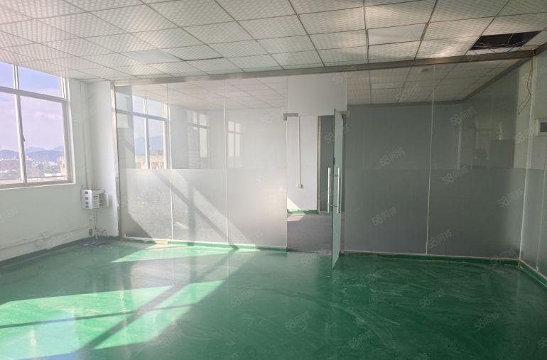 凤岗金凤岗新出3楼800平标准厂房出租，带装修办公室地坪漆