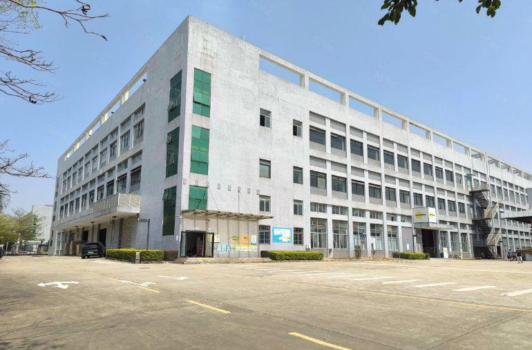 凤岗原房东现成装修一二楼各1000平厂房仓库出租，水电齐全。