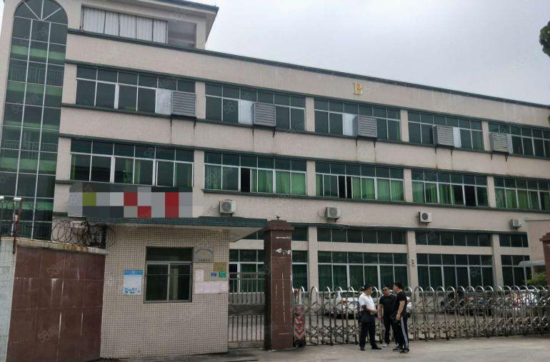 凤岗原房东低价厂房出租）4500平方米精致带装修独院厂房