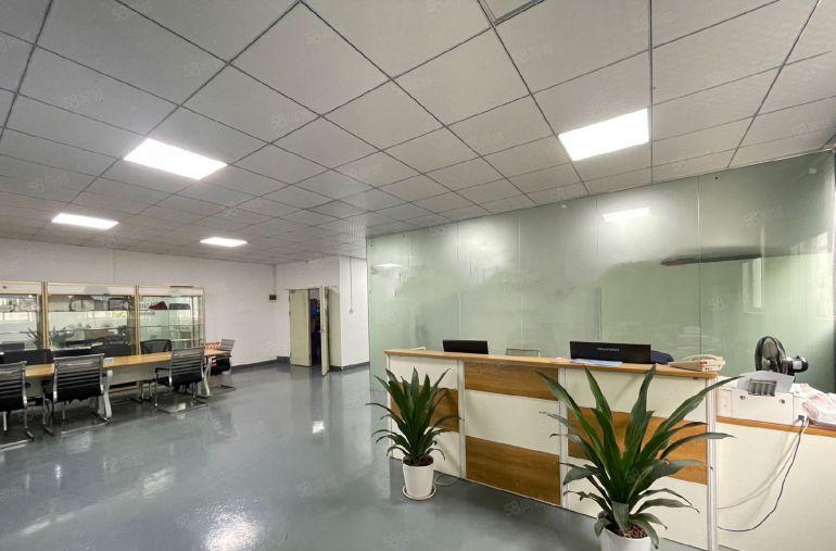 8元一手房东实际面积出租，办公室精装即租即用