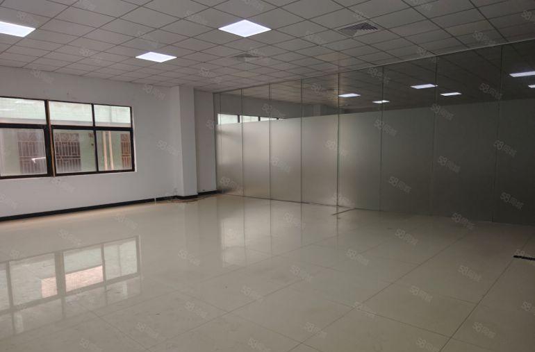 凤岗新出2楼800平精装修厂房出租，带无尘车间，仅租9.8元