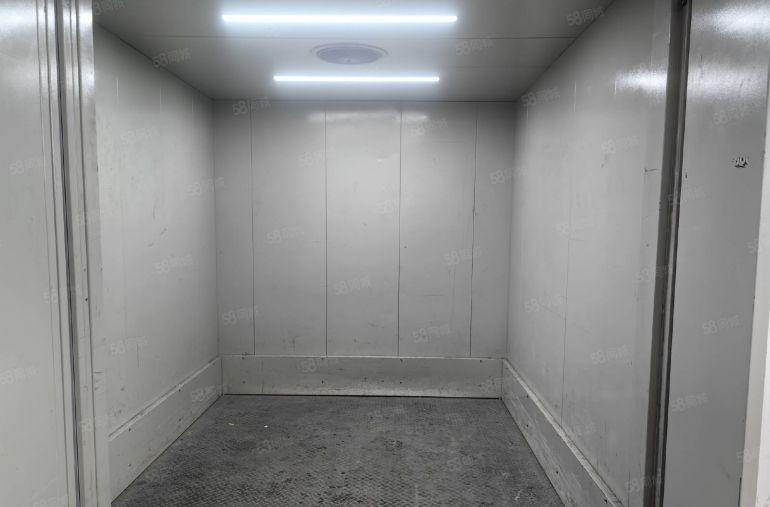 凤岗1楼1800平带牛角，楼上3600平，现成办公室