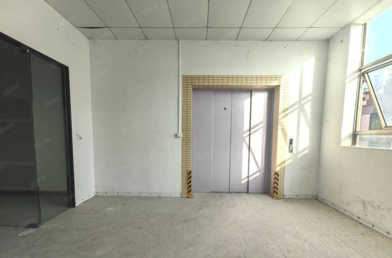 凤岗镇五联靠深楼上精装修1500平园区形象好3吨货梯厂房出租