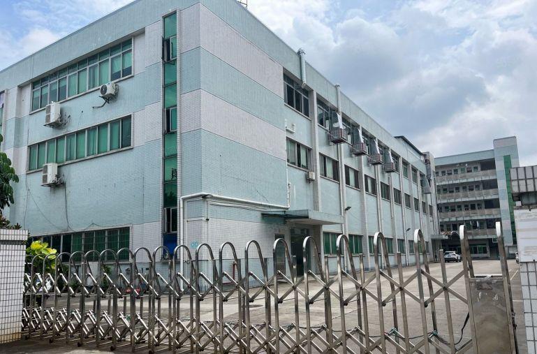 10元出租凤岗靠深圳原房东独院1到3楼各1500平米可分租