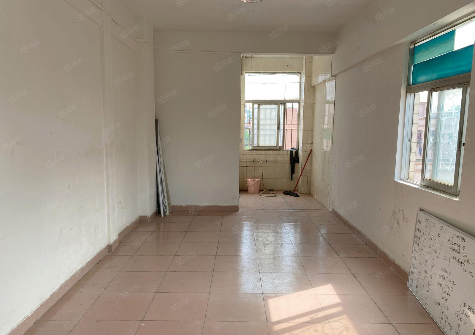 凤岗雁田小面积厂房仓库出租320平租金16可谈