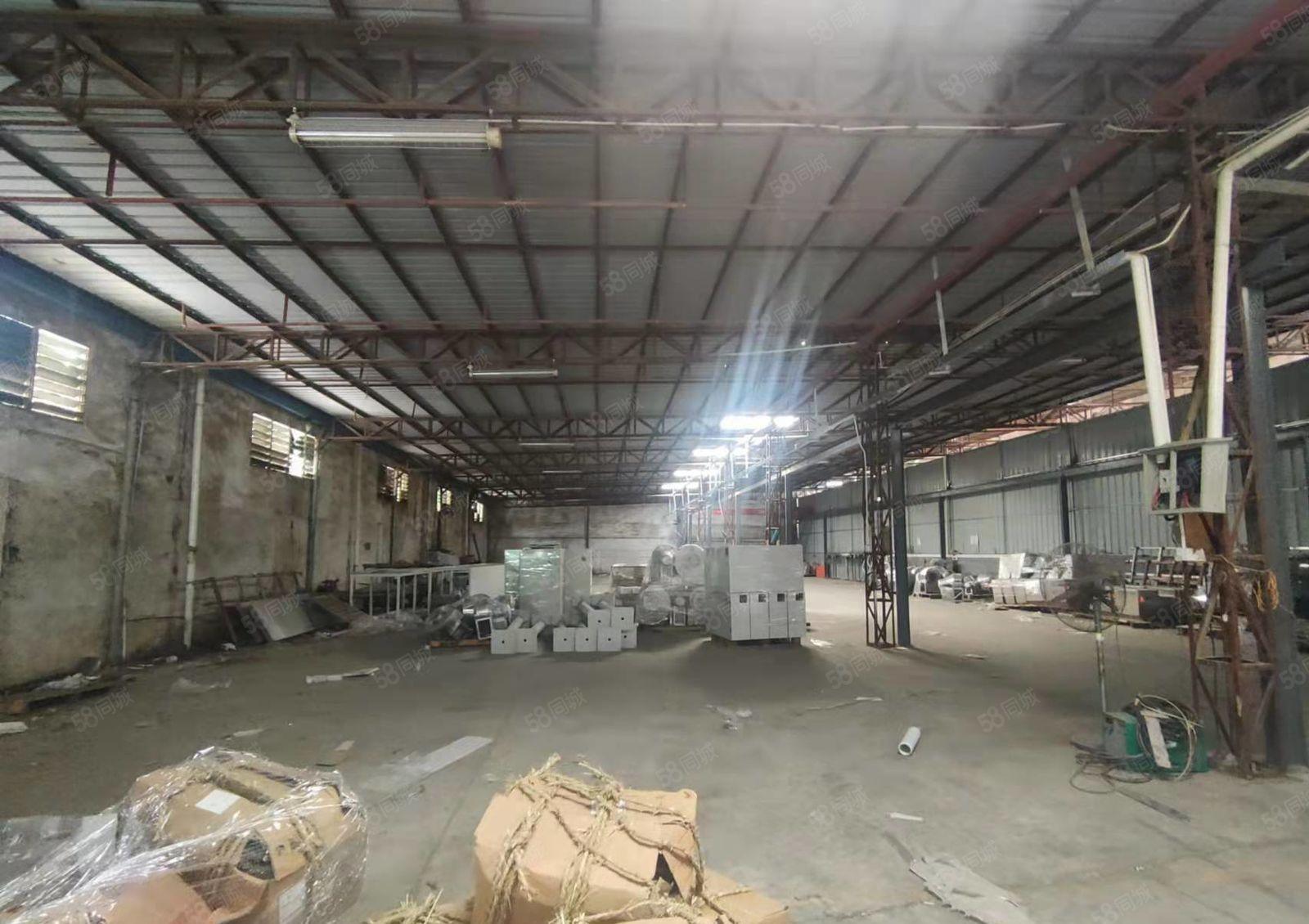 凤岗五联近平湖单一层钢构厂房出租1400平 现成行车 5米高