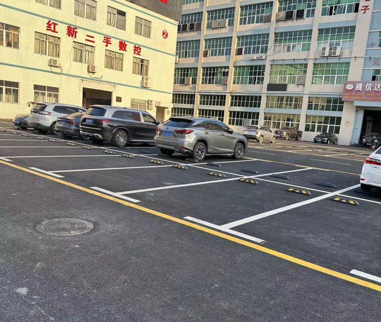 凤岗雁田布心新出一楼3000平方二楼1300平方原房东低价租