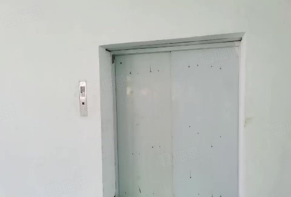 凤岗油甘埔原房东独院厂房出租5500平无公摊带玩具喷油环评