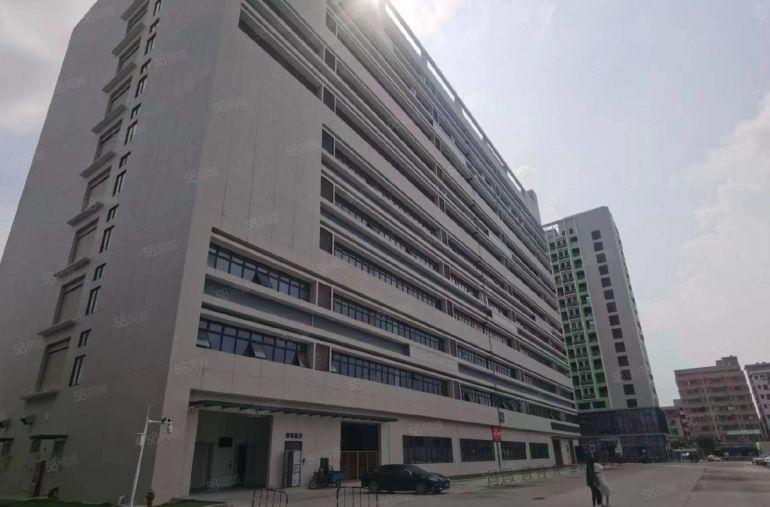 凤岗五联靠平湖新出原房东楼上3300平厂房仓库出租，空地超大