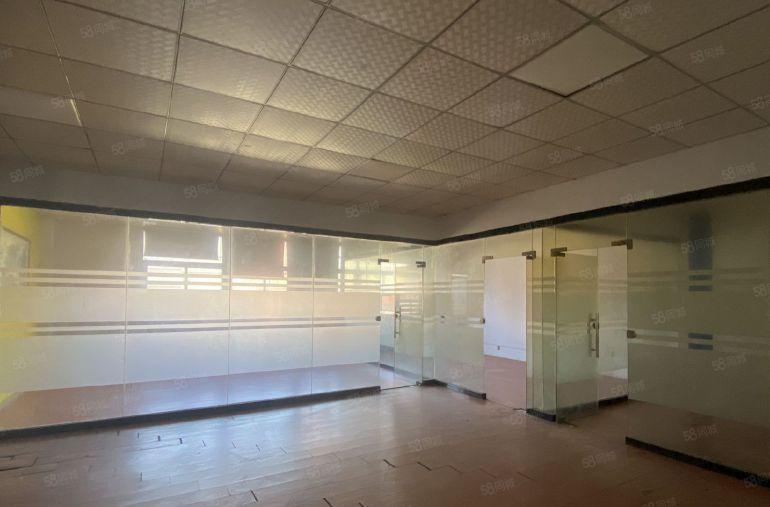 凤岗工业园新空带精美装修办公室厂房出租，丙二类消防低价甩租