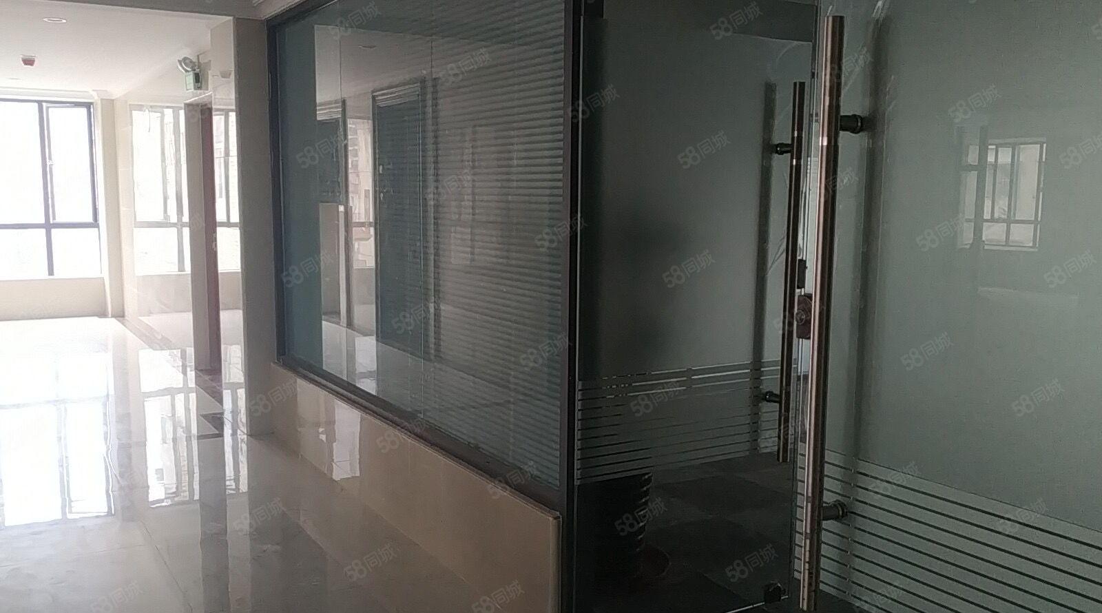 （凤岗）新出楼上230平 带装修 现成水电办公室.