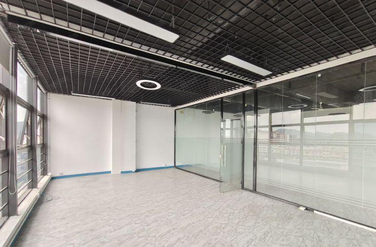 凤岗金凤凰280平写字楼3加1格局租金20元可谈可做轻工业