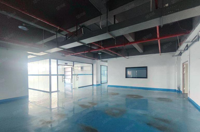 雁田楼上1800平实际面积，车间干净敞亮，现成装修