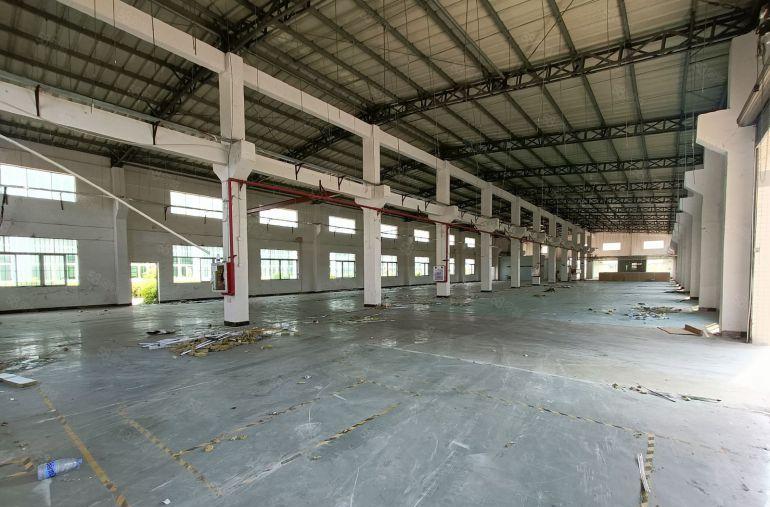 凤岗高速1公里工业园单一层钢构厂房，滴水9可进挂车带装修办公