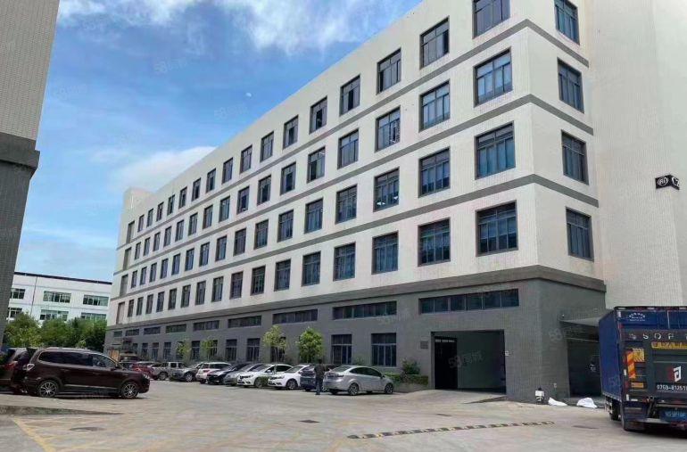 凤岗金凤凰新出原房东楼上2000平带装修厂房仓库出租，形象好