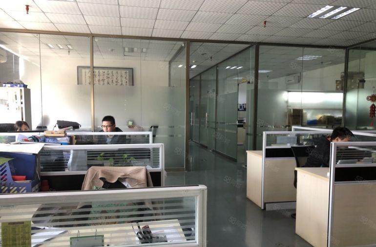 凤岗雁田新出原房东楼上2200平带装修厂房仓库出租，形象好