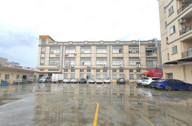 凤岗镇官井头村1楼带航车1200平