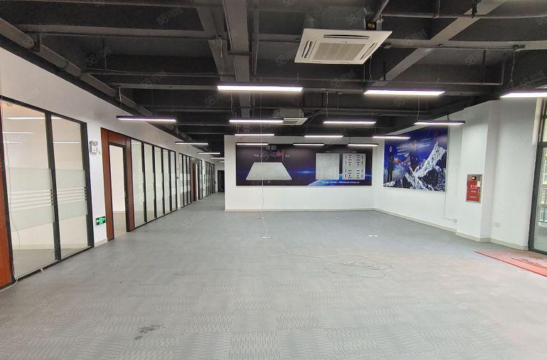 凤岗五联原房东厂房出租2160平豪华装修无转让费合同期长