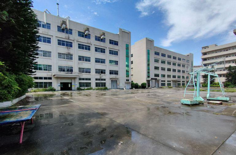 凤岗原房东独院22000平，可分成两个独院，也可分租楼上