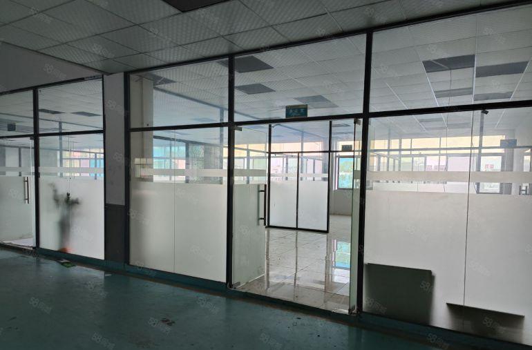 凤岗原房东800平，实际面积出租，带精装修办公室。厂房出租