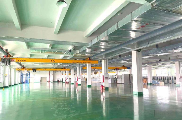 东莞凤岗2000平方带现成行车装修厂房出租