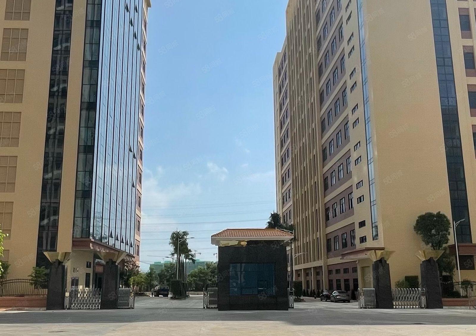 凤岗官井头楼上厂房出租3000平精装修办公室水电齐全，