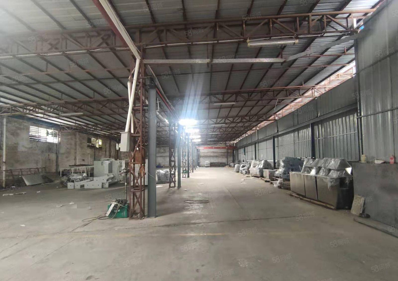 凤岗五联近平湖单一层钢构厂房出租1400平 现成行车 5米高