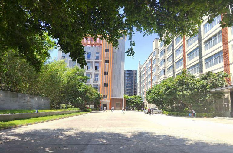 凤岗雁田工业区原房东红本厂房出租一楼1800平高6米带装修