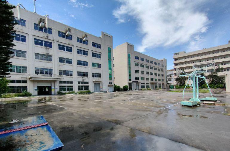 凤岗原房东独院22000平，可分成两个独院，也可分租楼上