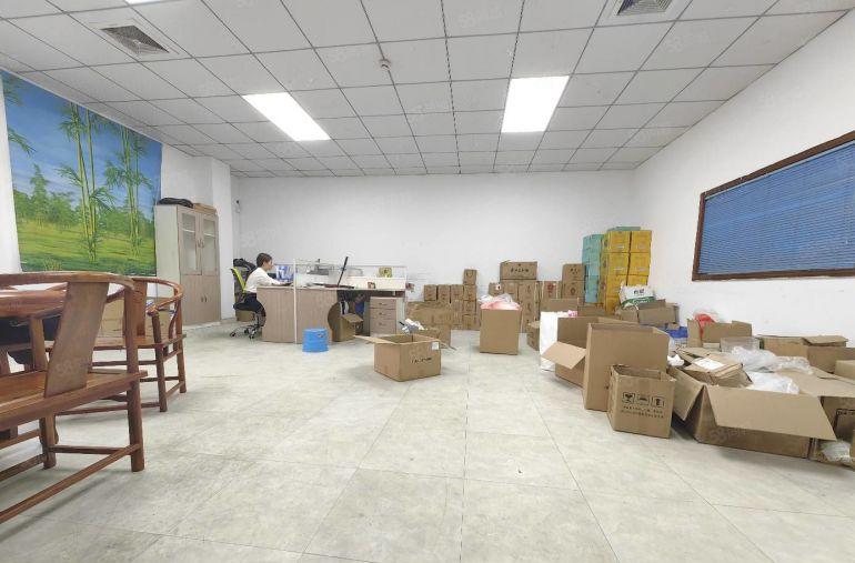 凤岗镇官井头村1楼带航车1200平