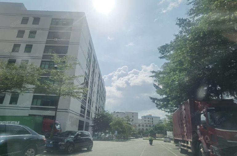 一楼厂房8米高楼上4.5米高）凤岗新出2000平方米厂房出租