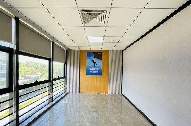 雁田电商直播办公室写字楼186平 4加1格局 现成水电装修