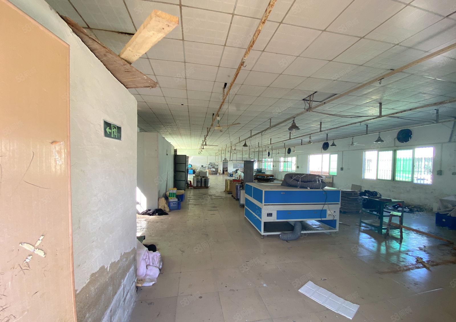 凤岗竹塘楼上整层600平自家厂房价格好谈现成办公室仓库3