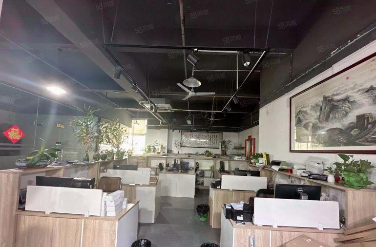 凤岗新空出精装修楼上整层3300平，主线装修不拆 不用转让费