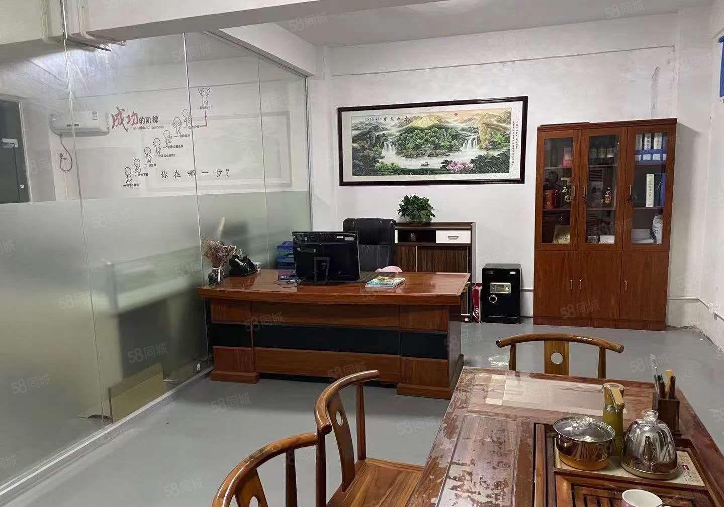 凤岗楼上500平方（办公家具免费送）