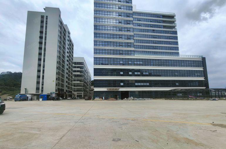 凤岗13元0公摊重工业厂房仓库2000平起出租，一楼高7米