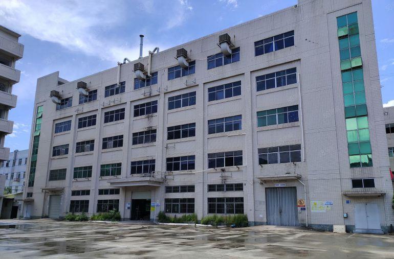 凤岗原房东独院22000平，可分成两个独院，也可分租楼上