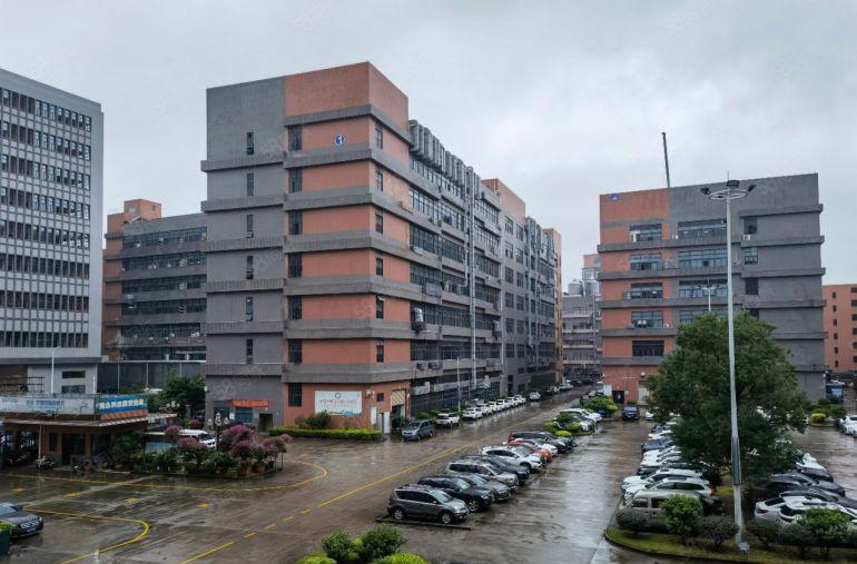 原房东一楼厂房2500平米）二楼2500平米）现成水电带装修