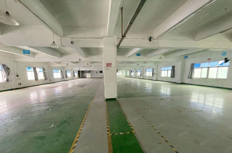 万江大莲塘三楼1700平方有现成办公室水电齐全院子大好招工