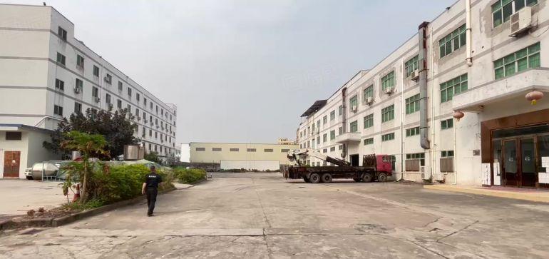 万江新出标准独院厂房出租。空地大带航车。适合五金电子仓库等行