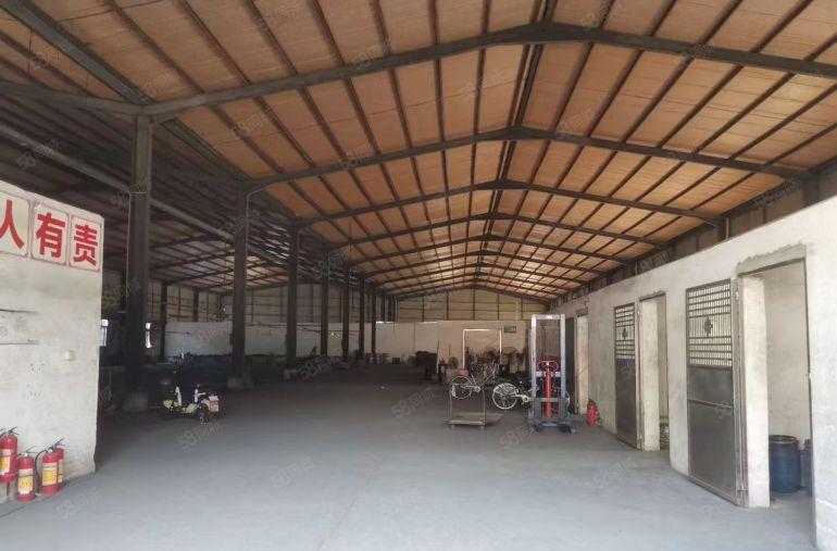 原房东小独院钢构2000平，可做机械注塑球馆等各行业