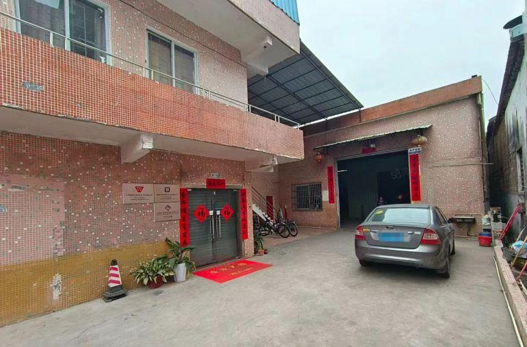 新村大马路边小独院800方！原房东有院子