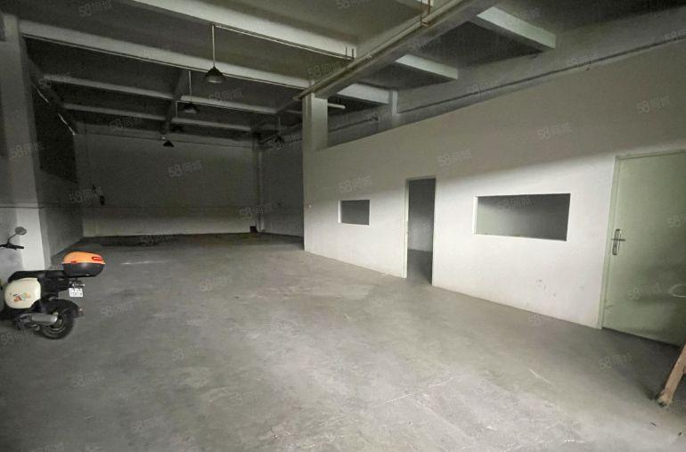 万江新和一楼390平方标准厂房出租层高5.5米水电齐有办公室