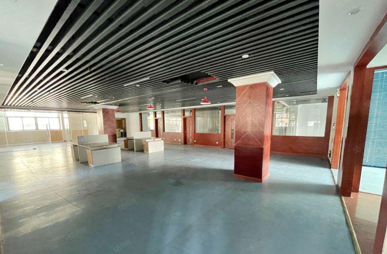 万江石美豪华装修二楼618平方办公室出租现成水电院子大好停车