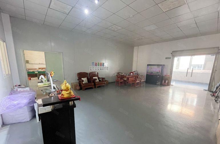 万江共联二楼700平方厂房出租有现成办公室水电齐全2吨电梯