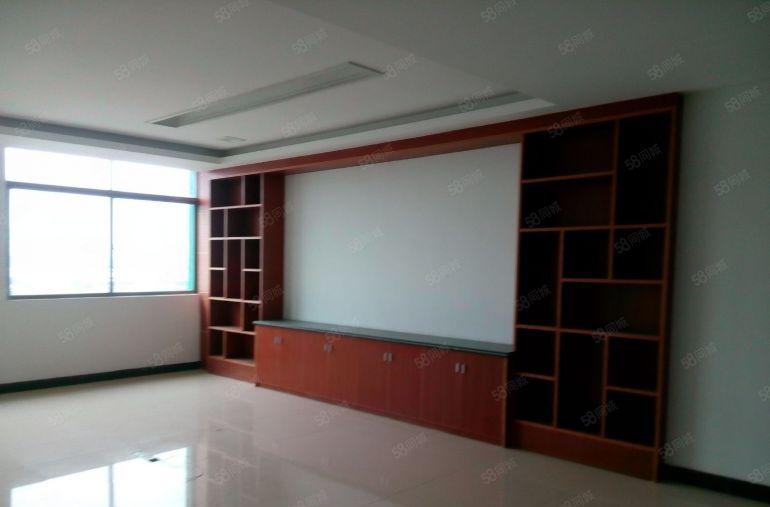 万江独院一楼1000平方带精装修，现成办公室，形象超好