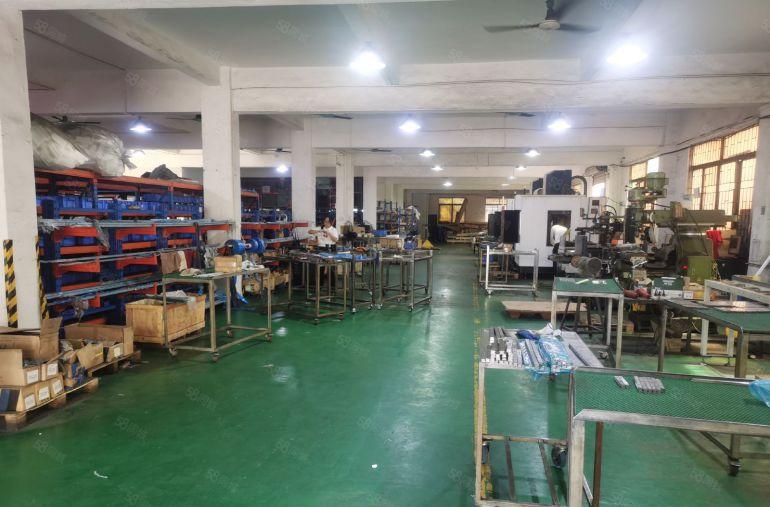 万江共联工业区新出标准厂房一楼1300平方低价出租